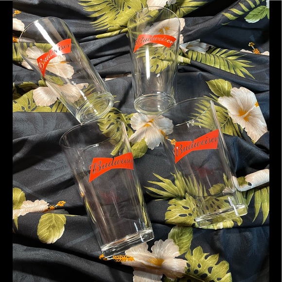🍍NWOT Budweiser Bow Tie Logo Beer Pint Glasses (Set of 4) - Picture 3 of 4